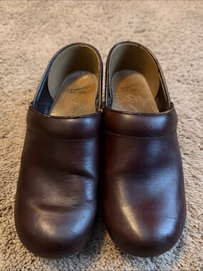 Brown Dansko  9 wide fit